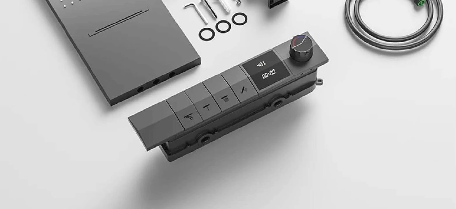 Gestana Veggmontert dusjsystem i pistolgrå messing med konstant temperatur og LED-display.
