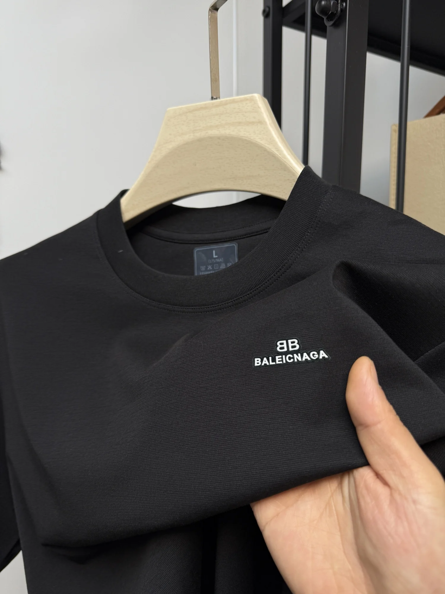 Korean Letter Badge Cotton Tee