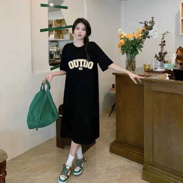 Casual Kjole i Koreansk Stil – Rund Hals og Midtlengde Skjørt
