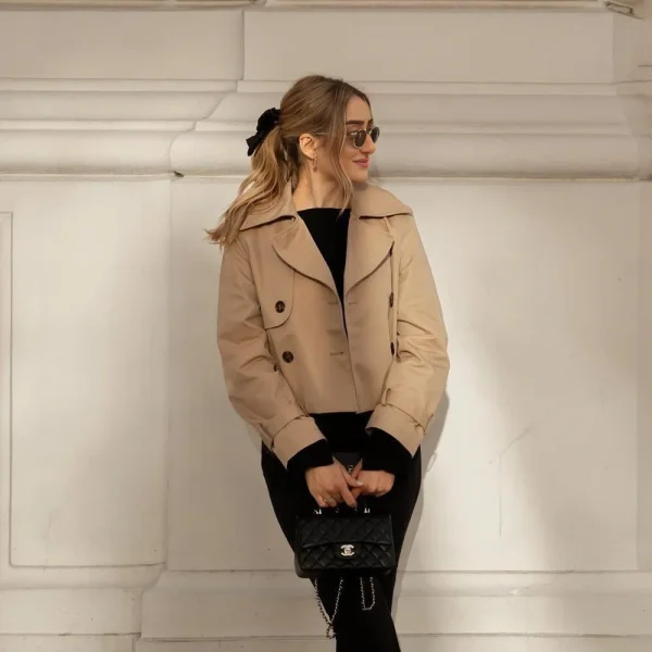 Vintage kort trenchcoat dame – dobbelspent, langermet, streetwear vår/høstjakke.