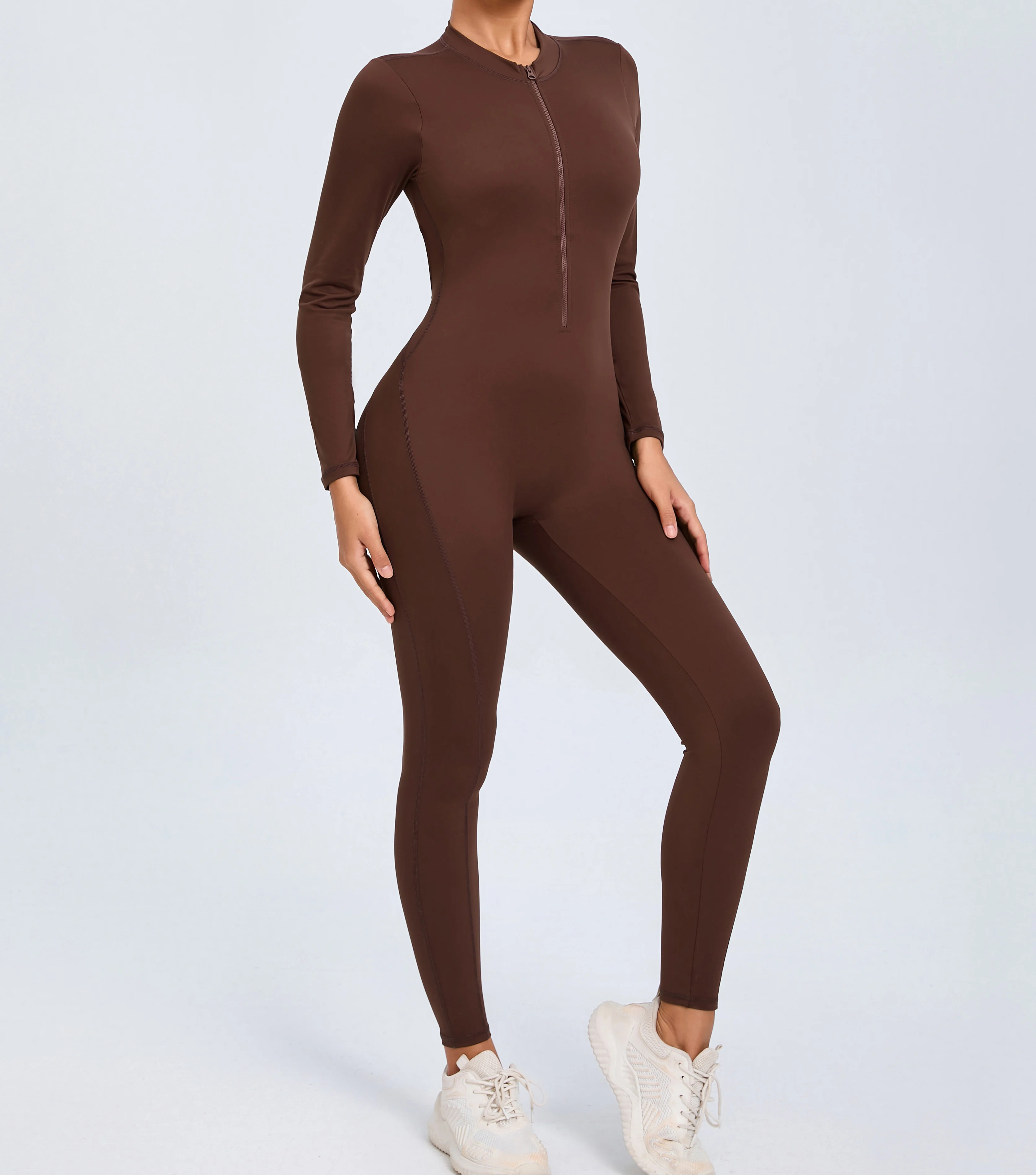 Dame Treningsoverall – Tettsittende Yoga Jumpsuit med Glidelås & Åpen Rygg