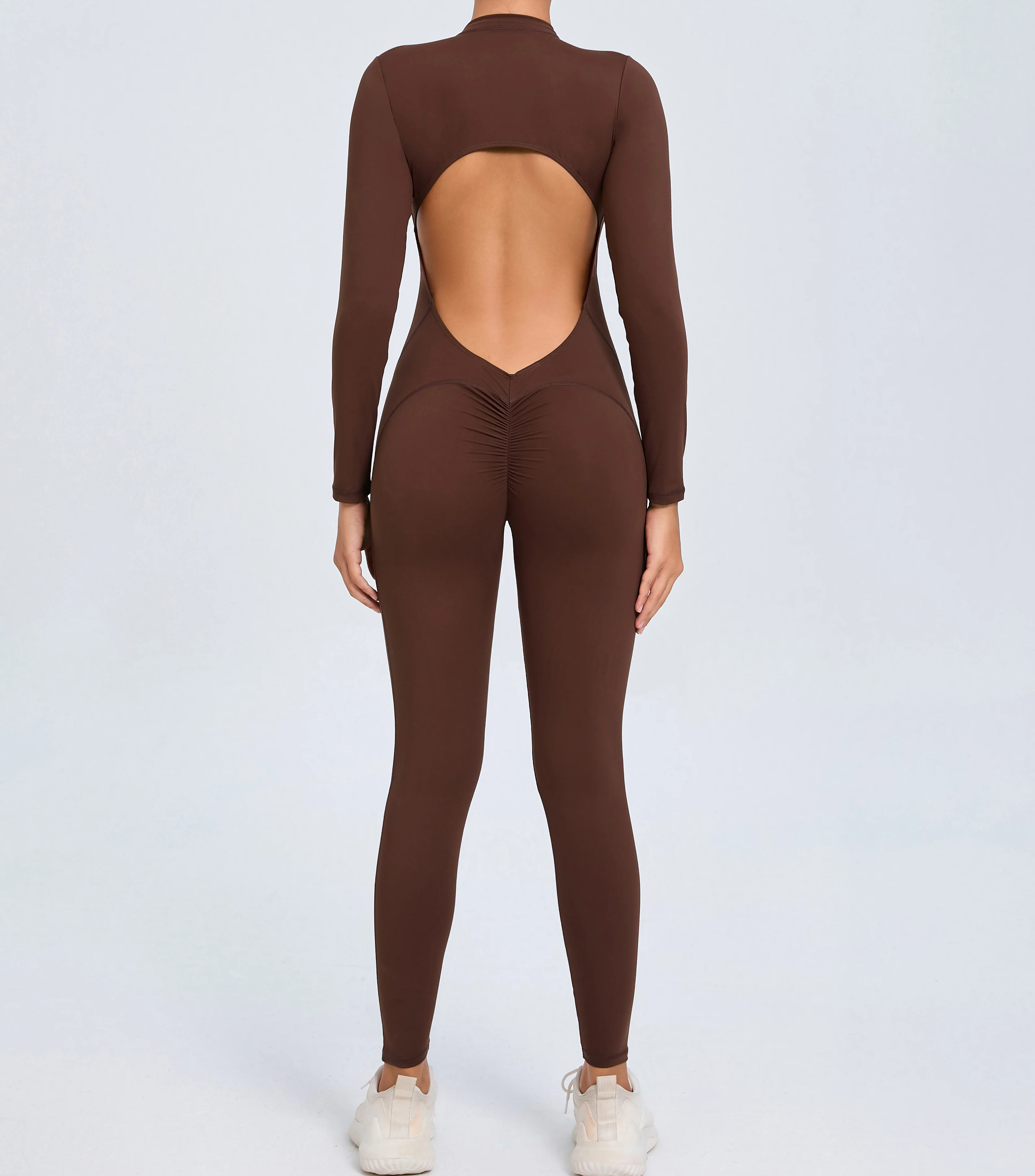 Dame Treningsoverall – Tettsittende Yoga Jumpsuit med Glidelås & Åpen Rygg