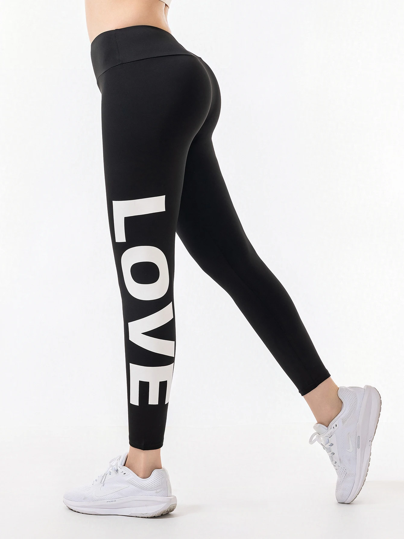 2025 Dame Leggings – Høytlivs Tynne Sportstights med Bokstaver