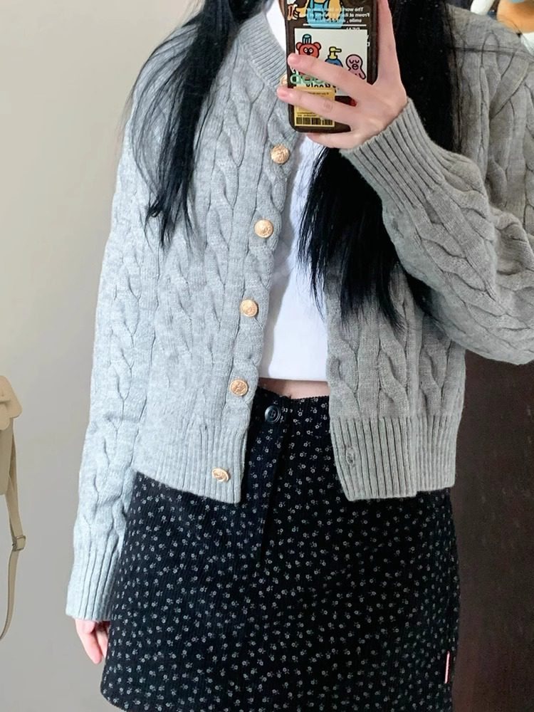 Vintage Langermet Cardigan Dame 2024 – Elegant Grå Strikket Genser